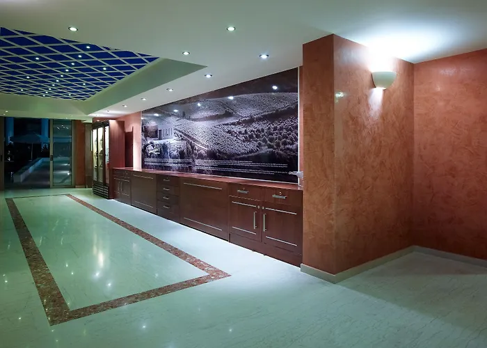 Albatros & منتجع خيرسونِسوس