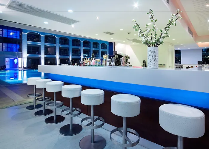 Albatros & خيرسونِسوس